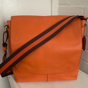 Unisex Coach Messenger 💼